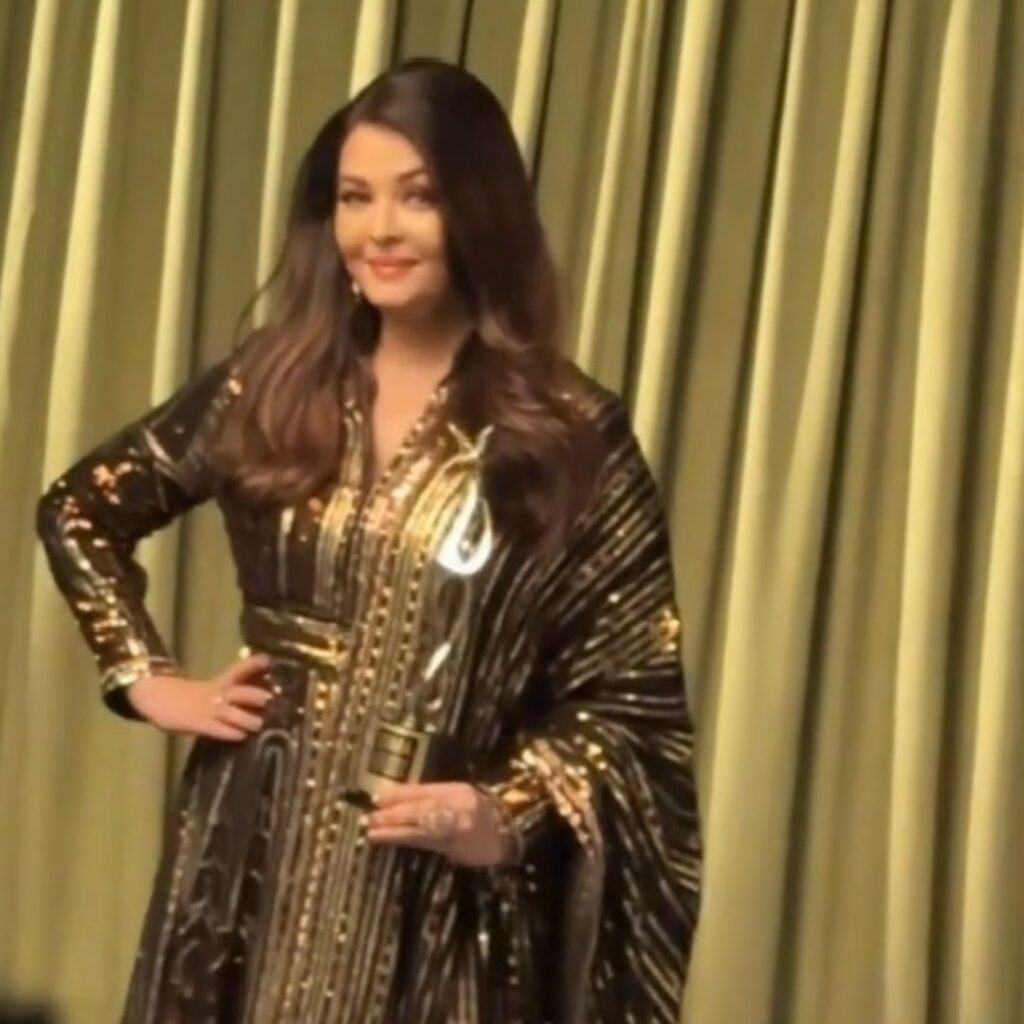 Aishwarya Rai Shines as Best Actress at SIIMA 2024 in Dubai